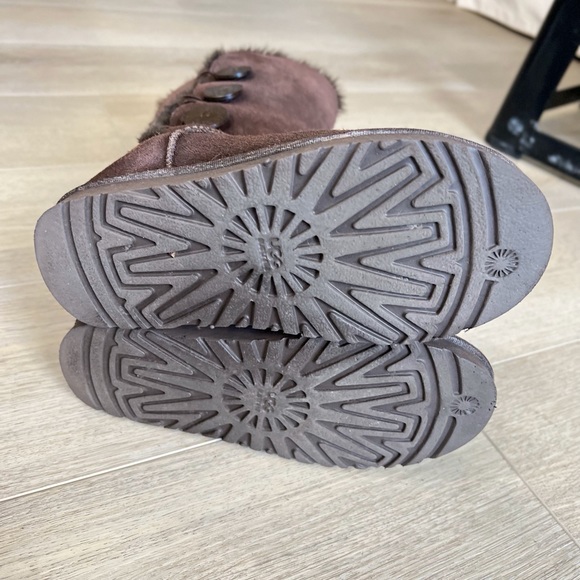 Ugg Bailey Button Tall boots Chocolate brown size 6 wide - Picture 15 of 15